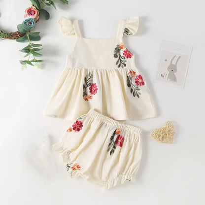 Blossom Breeze – 2-Piece Floral Puff Sleeve Bodysuit & Shorts Set