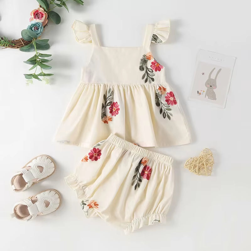 Blossom Breeze – 2-Piece Floral Puff Sleeve Bodysuit & Shorts Set